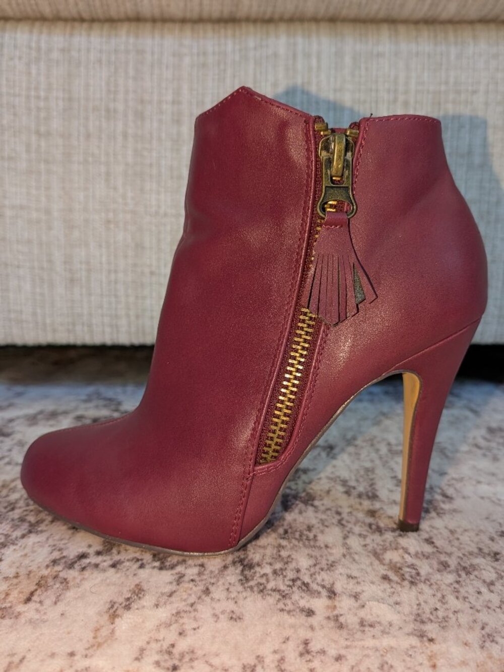 Size 8 Michael Antonio Burgundy Wine Stiletto Ankle Booties Gold Zip Tassel